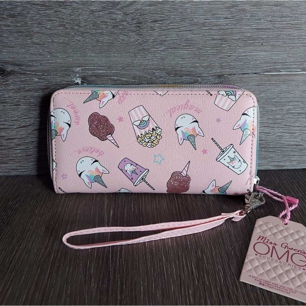 NEW Miss Gwen's OMG Unicorn Snacks Wallet in Pink